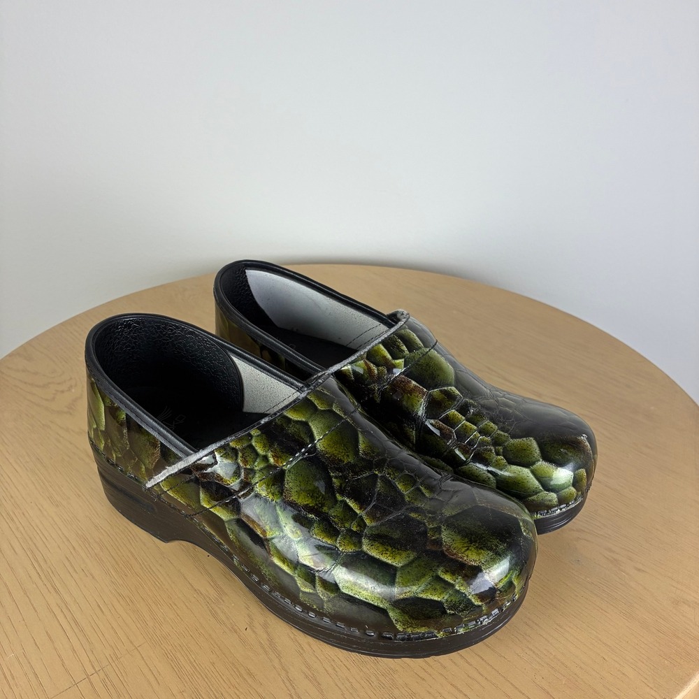 Dansko Patent Leather Scale Clogs Womens EU 40 US 9.5-10 Comfort Support Walking